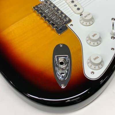 Fender Made in Japan Traditional Late 60s Stratocaster SN:9746 ≒3.30kg 2020 3-Color Sunburst image 6