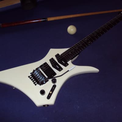 Scalloped Washburn HM5V E-Gitarre 1985 + Case playing a la Yngwie,Ritchie &Co! for sale