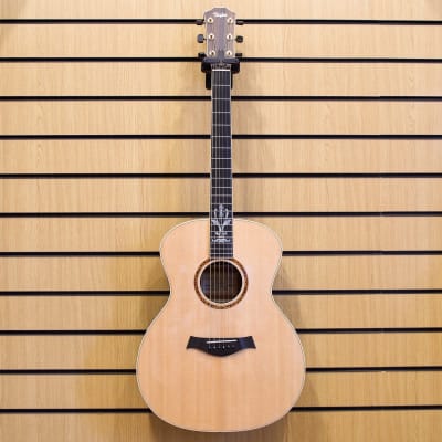 Taylor XXV-GA 25th Anniversary Sitka Spruce/Quilted Sapele Grand Auditorium Natural with Caramel-Stained Back and Sides 1999