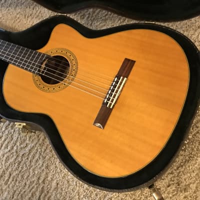 Alvarez Yairi CY128CE Classical Acoustic-Electric Guitar in mint condition with original hard case image 3