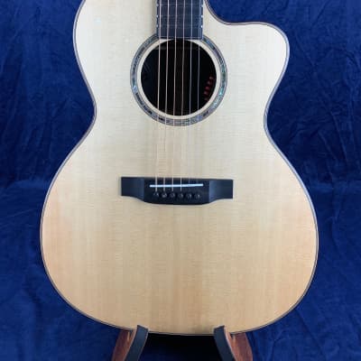 Auden Artist 45 Rosewood Chester Model Spruce Top Cutaway in Hard Case Pre-owned image 2