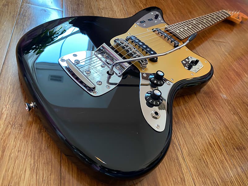 Fender Traditional 60s Jaguar Black w/ Gold Guard, Ishibashi