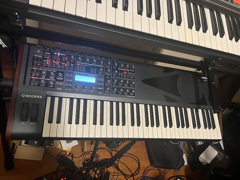 Access Virus TI 61-Key Digital Synthesizer