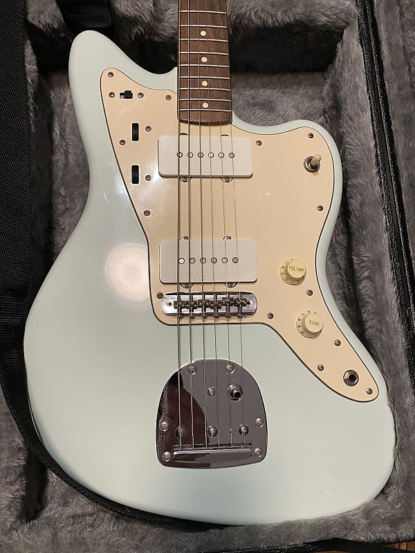 Squier Vintage Modified Jazzmaster - Sonic Blue | Sweetwater