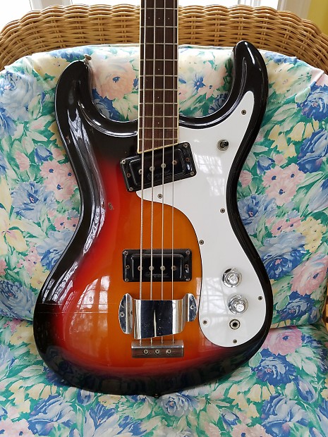 Vintage Mosrite Bass -- 70s -- California/USA Moseley