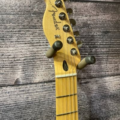 Fender Player Telecaster Left-Handed Electric Guitar (Butterscotch Blonde, Maple Fingerboard) (Carle image 2