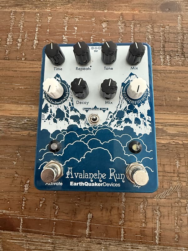 EarthQuaker Devices Avalanche Run Stereo Reverb & Delay with Tap Tempo