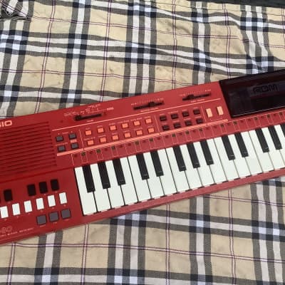 Casio PT - 80 32-Key Mini Synthesizer 1980s - RED / vintage made in Japan / super rare and very clean