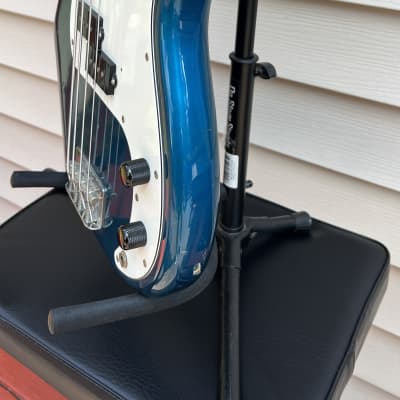 Fender Precision Bass 1984 - 1987 - Lake Placid Blue image 4