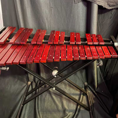 Stagg Red Wood Xylophone 37 Note Set with Clevelander Mallets, stand and Stagg Case. image 1