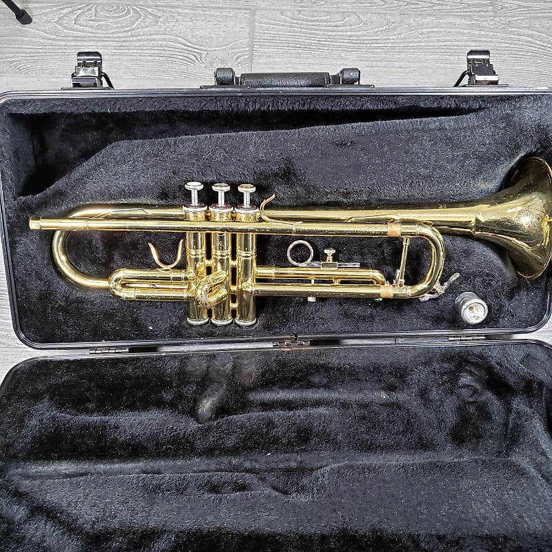 Bach aristocrat store trumpet tr600