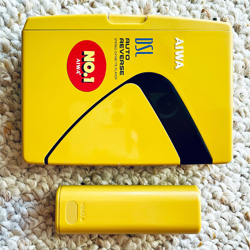 RARE] AIWA P30 Walkman Cassette Player ! Super Rare Candy Yellow ! Motor  Running !