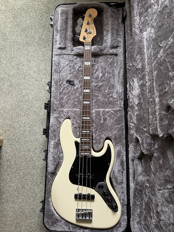 ベース Fender USA American Elite Jazz Bass やっぱりFender！！あなたがAmerican Elite Jazz Bassを選ぶ3