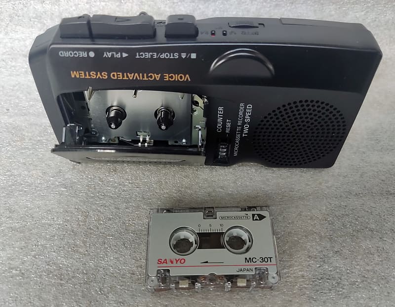 Sanyo M-5699 Two Speed Microcassette Tape Recorder