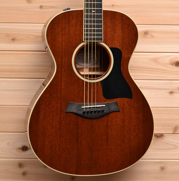 Taylor 522e 14 fret top