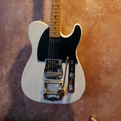 50's Fender Telecaster with Tremolo (2003-2007) - Maple Fingerboard-White Blonde image 2
