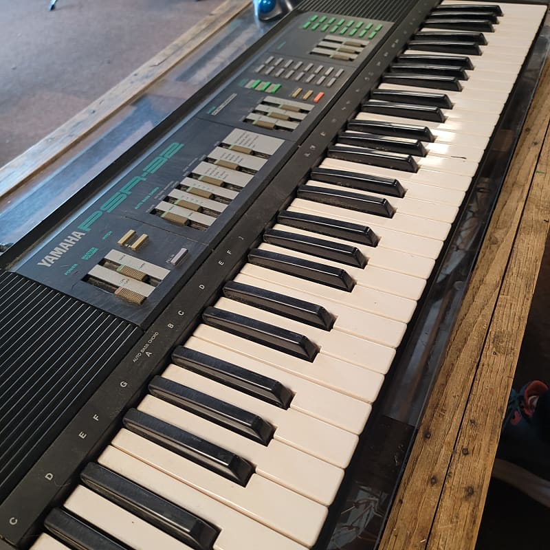 Yamaha PSR-32 Early-90s - Black | Reverb