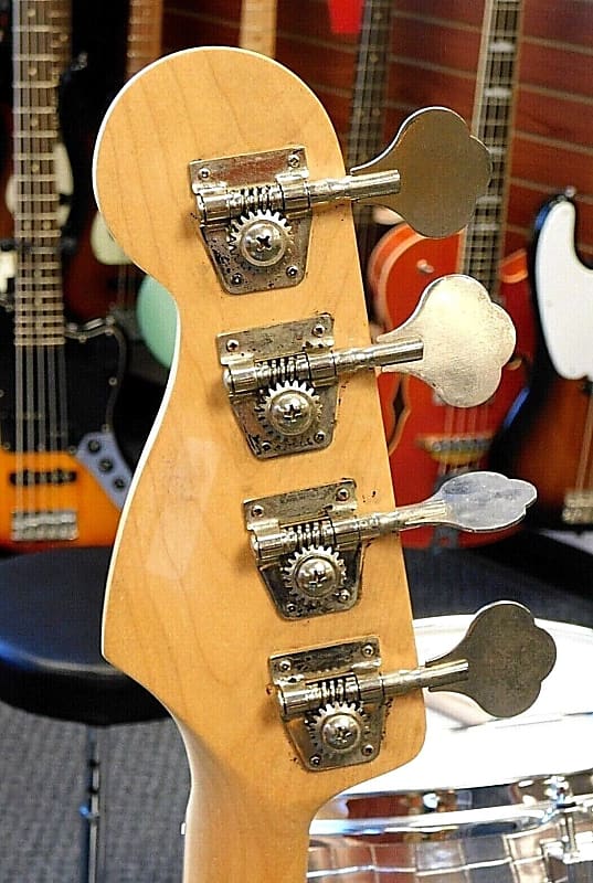 ベース Squier by Fender Precion Bass 2009 Amazon.com: Fender Squier Debut Series Precision Bass Guitar
