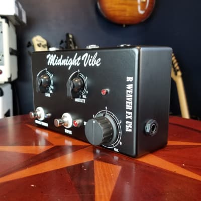 ギター R Weaver Midnight Vibe Midnight Vibe - Blue – Jimmy Wallace Guitars