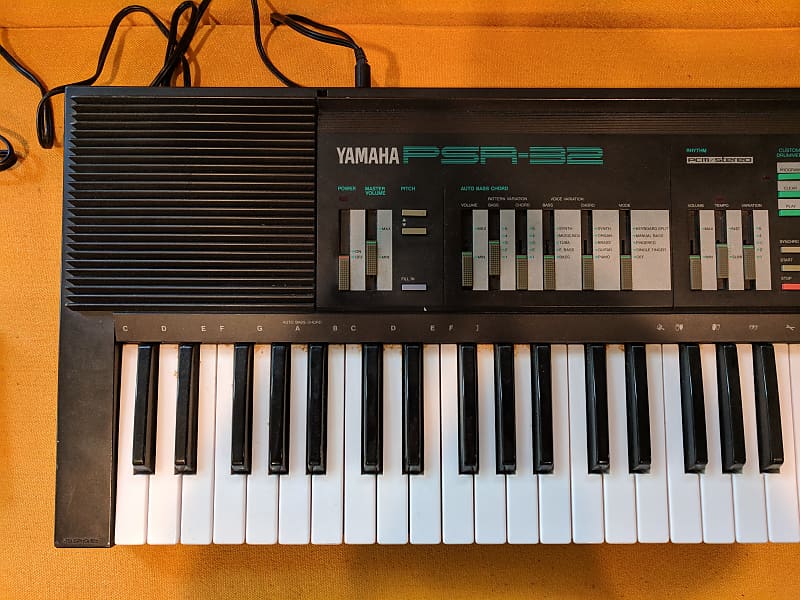 Yamaha PSR-32 | Reverb