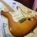 Fender FSR Stratocaster 2013 Nitro Satin Honey Burst