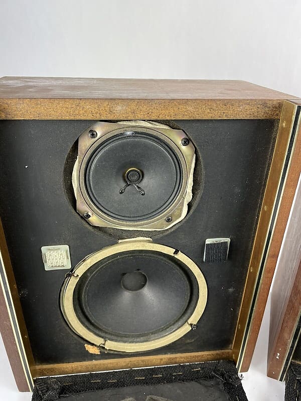 VINTAGE!! Vintage Advance Air Suspension Audio System Wood Speakers