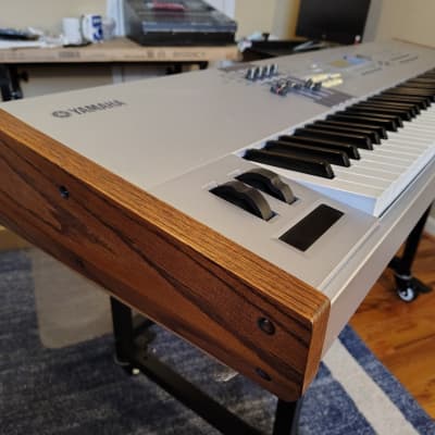 Yamaha Motif ES8 - Custom Oak Side Panels