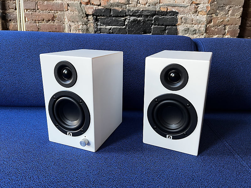 UTurn Audio Ethos powered speakers 2021 Matte White Reverb