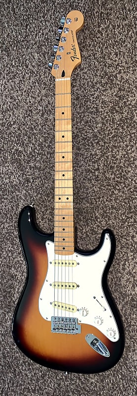 2015 Fender Standard Stratocaster  Electric guitar american noiseless pickups  with  gigbag image 1