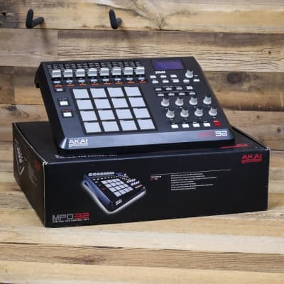 Akai MPD32 | Reverb