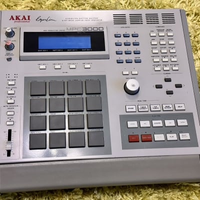 Akai Roger Linn MPC3000 MIDI Production Center