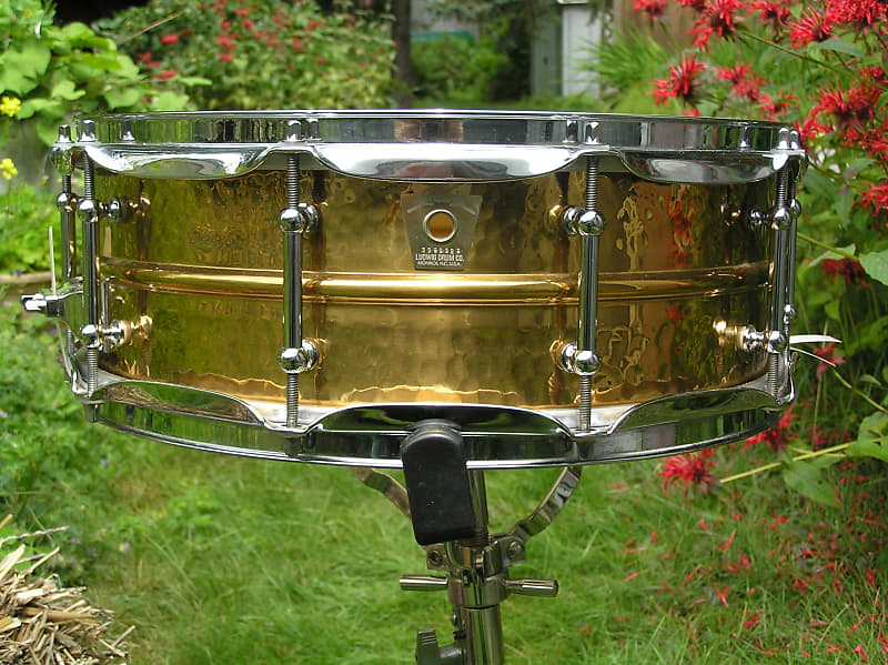 Ludwig LB550KT Hammered Bronze 5x14" Snare Drum with Tube Lugs image 2
