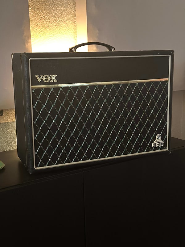 Vox Cambridge 30 Reverb Model V9310 2-Channel 30-Watt 1x10