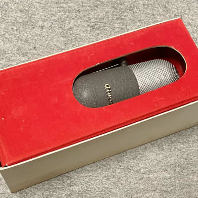 Aiwa VM-13 Velocity Microphone RCA 77 Style Japan Vintage Ribbon