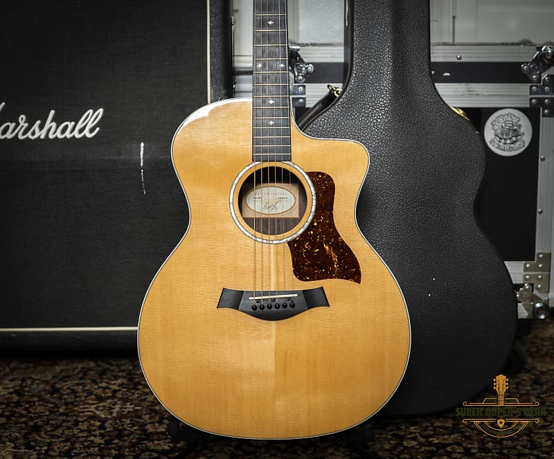 Yoshi 　　214ce DLX ES2【Taylor】 Taylor Guitars 214ce DLX Grand Auditorium Acoustic Cutaway