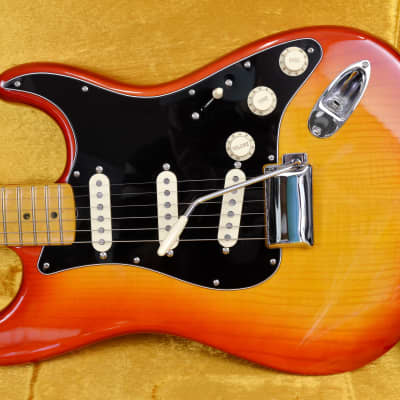 ~MINT~ Fender Rarities Flame Ash Top Stratocaster Plasma Red Burst ~Like NEW~ Bird's-eye Maple Neck image 4