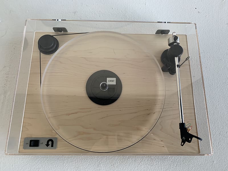 U-Turn Orbit Special Maple base belt drive manual turntable with