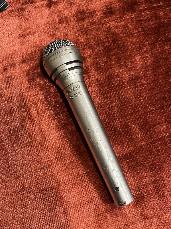 Akg D125 dynamic cardioid microphone Reverb
