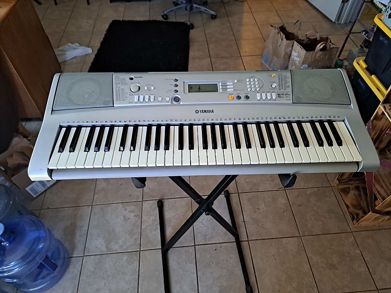 Yamaha YPT300 keyboard and stand Reverb