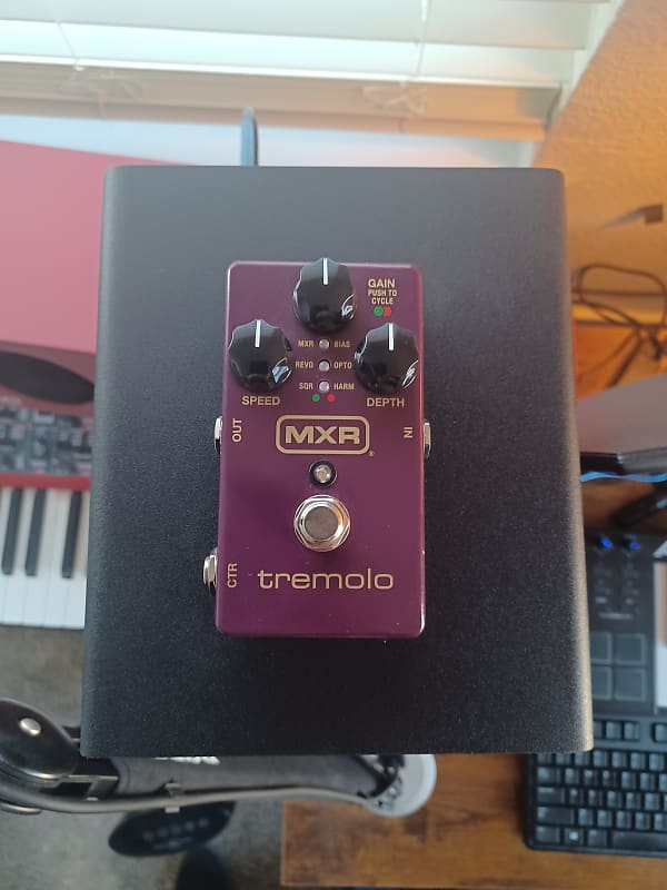 MXR M305 Tremolo