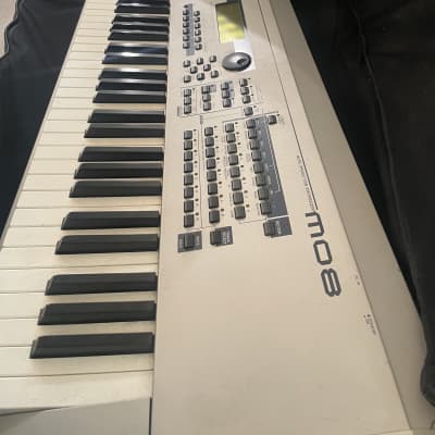 Yamaha MO 8 Production Synthesizer 2000s - Gray