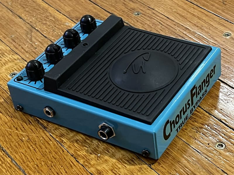 George Dennis King Bee Distortion Bonus Pedals Included | Reverb