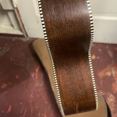 Regal ukulele 1940 good condition mahogany with original case image 6