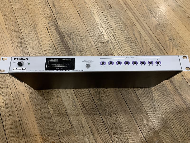 Aphex 228 8 Channel Audio Level Interface Reverb Aphex 228 8 Channel Audio Level Interface Reverb