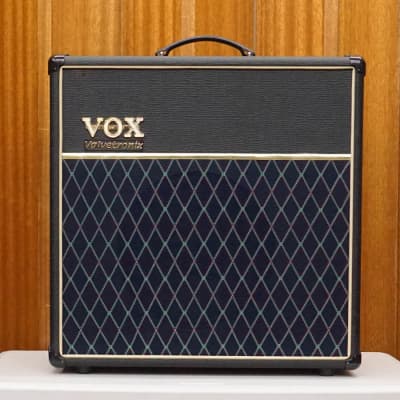 Vox AD60VT Valvetronix 60-Watt 1x12" Hybrid Guitar Combo