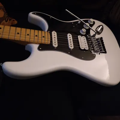 Fender Stratocaster 2020 Polar White image 3