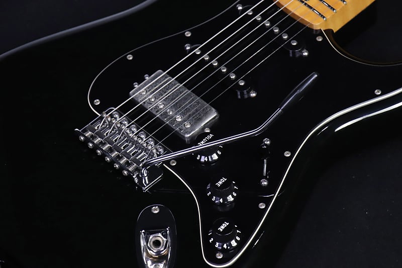 Fender Mexico / Player II Stratocaster HSS Maple Fingerboard