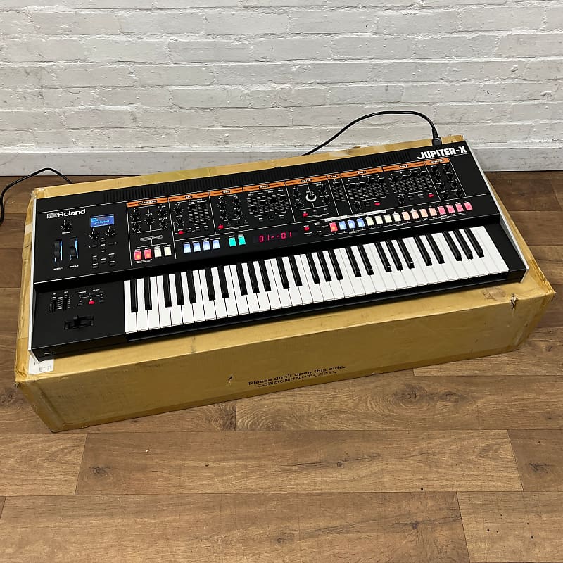 Roland Jupiter-X 61-Key Synthesizer | Reverb UK