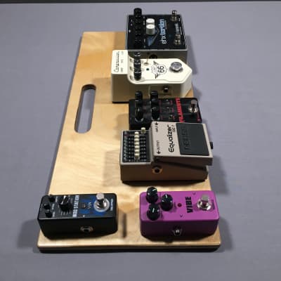 MadPedalBoards - Flat 8.75" x 19 7/8"  Pedalboard \ Poly with hook and loop image 5
