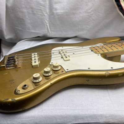 Fender American Collector's Series Jazz Bass 4-string J-Bass with Case 1981 - Gold image 9